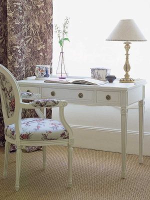 Karelian Dressing Table with Three Drawers (K313)